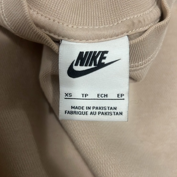 Nike Crewneck - Picture 2 of 2